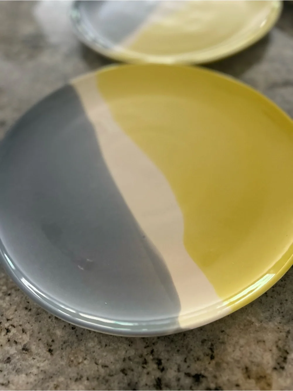 Myro by CRATE & BARREL Citron, Gray & Cream Striped, Coupe smooth‎ plate set 5